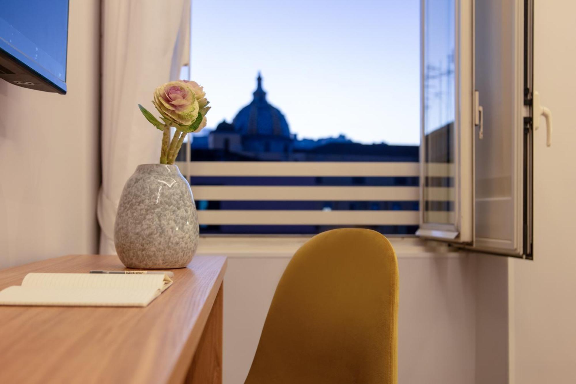 Hotel Main - Duomo à Naples Extérieur photo